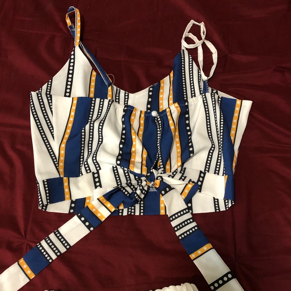 Two piece set - Picture 2 of 2
